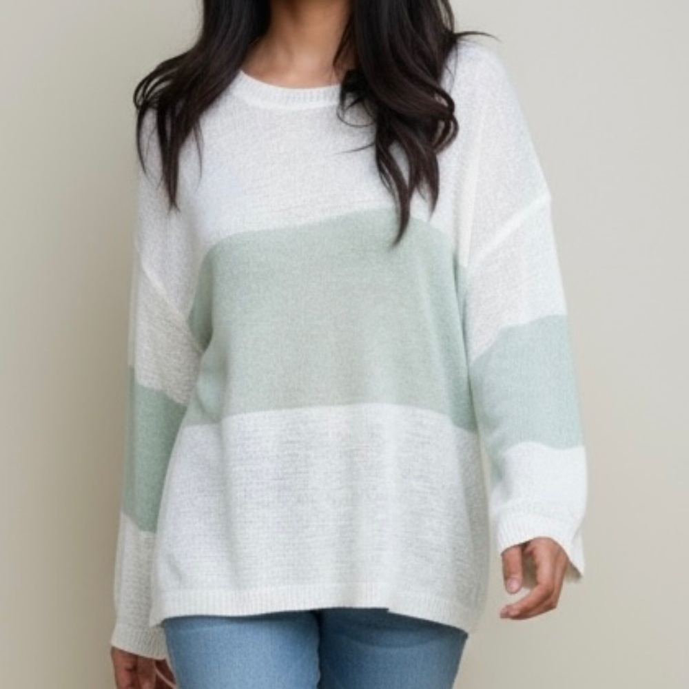 MOLLY GREEN · TEXTURED KNIT RELAXED FIT IVORY + GREEN COLOR-BLOCK SWEATER - SM